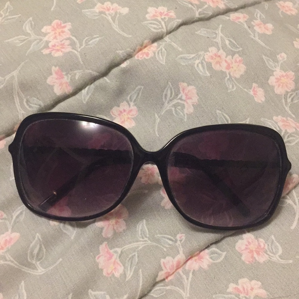 Black sunglasses